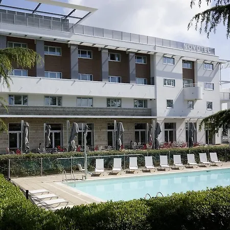 Novotel Saint-quentin En Yvelines 4*