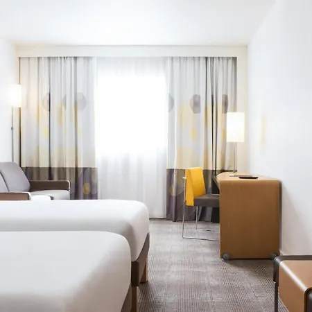 Novotel Saint-quentin En Yvelines Hotel 4*