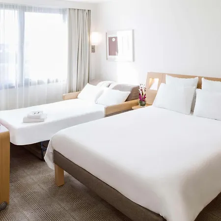 Novotel Saint-quentin En Yvelines 4*