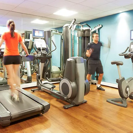 Novotel Saint-quentin En Yvelines 4* Magny-les-Hameaux