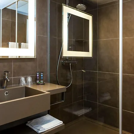 Novotel Saint-quentin En Yvelines Otel 4*