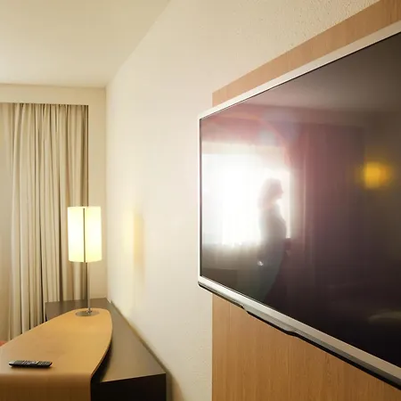 Novotel Saint-quentin En Yvelines 4* Magny-les-Hameaux