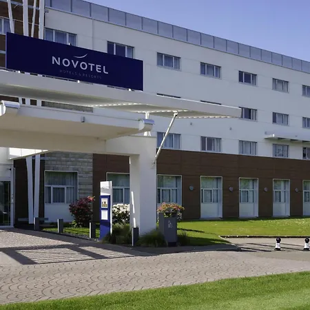 Novotel Saint-quentin En Yvelines 4* Magny-les-Hameaux