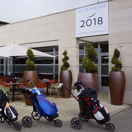 Novotel Saint-quentin En Yvelines 4* Magny-les-Hameaux