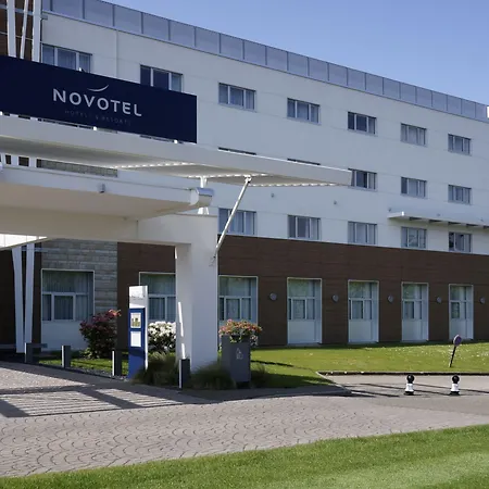 Novotel Saint-quentin En Yvelines 4* Magny-les-Hameaux