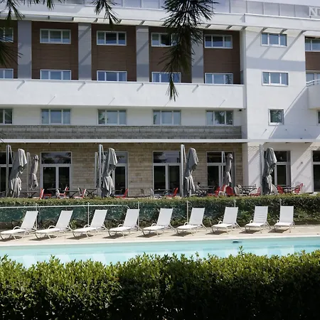 Novotel Saint-quentin En Yvelines 4*