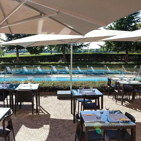 Novotel Saint-quentin En Yvelines 4*