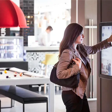 Novotel Saint-quentin En Yvelines 호텔 4*