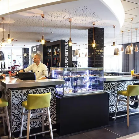 Hotel Novotel Saint-quentin En Yvelines 4*