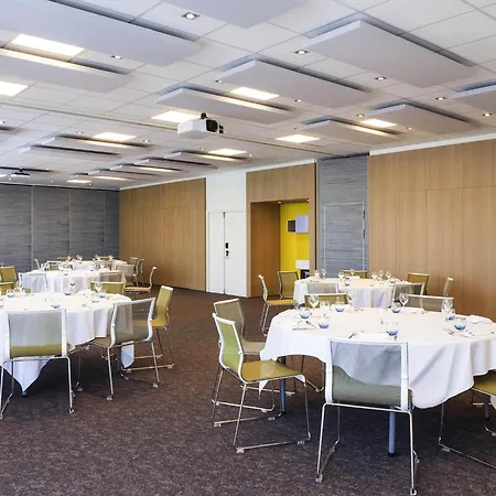 Novotel Saint-quentin En Yvelines 4*