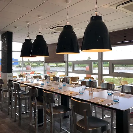 Novotel Saint-quentin En Yvelines Hotel 4*
