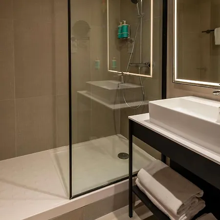 Novotel Saint-quentin En Yvelines Otel 4*