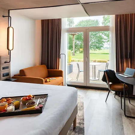 Novotel Saint-quentin En Yvelines Otel 4*