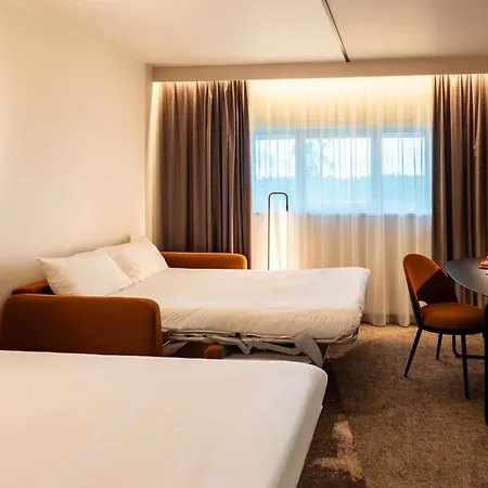 Novotel Saint-quentin En Yvelines Otel 4*