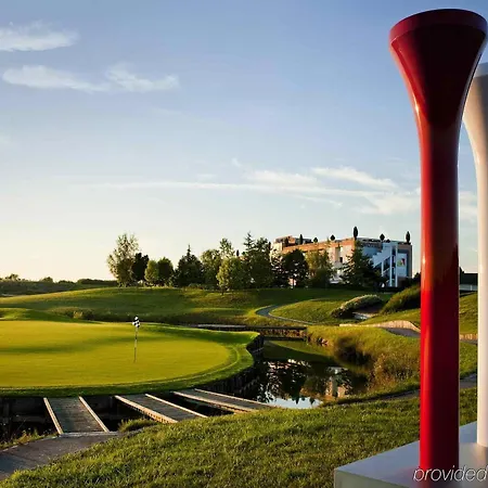 Novotel Saint-quentin En Yvelines Hotel 4*