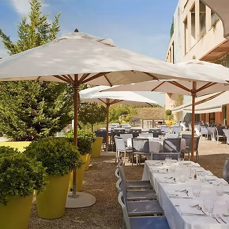 Novotel Saint-quentin En Yvelines 4*